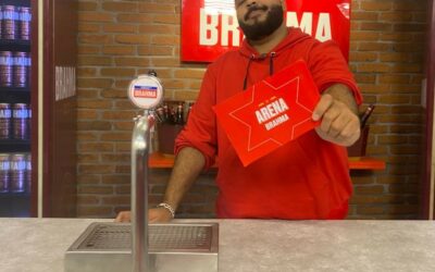 Tem cara nova no pedaço: Paulo Vieira se torna apresentador do Arena Brahma