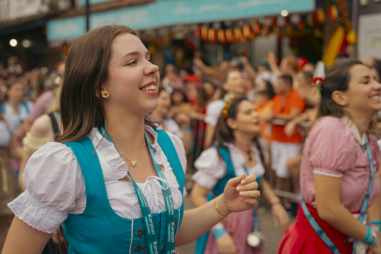 Karsten celebra tradição e inovação na 40ª edição da Oktoberfest BlumenauMarca blumenauense participa como patrocinadora e leva experiências imersivas à festa mais alemã do Brasil